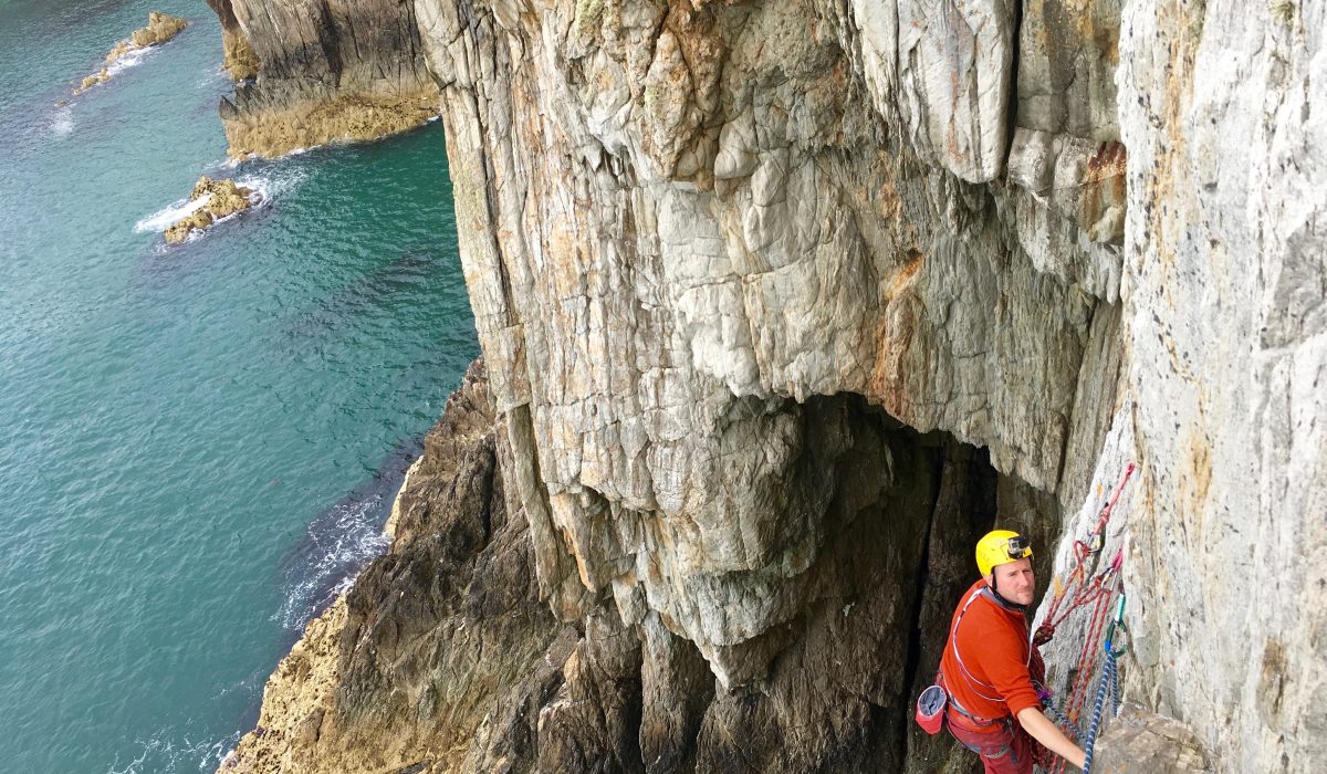 sea cliff climbing wales gogarth